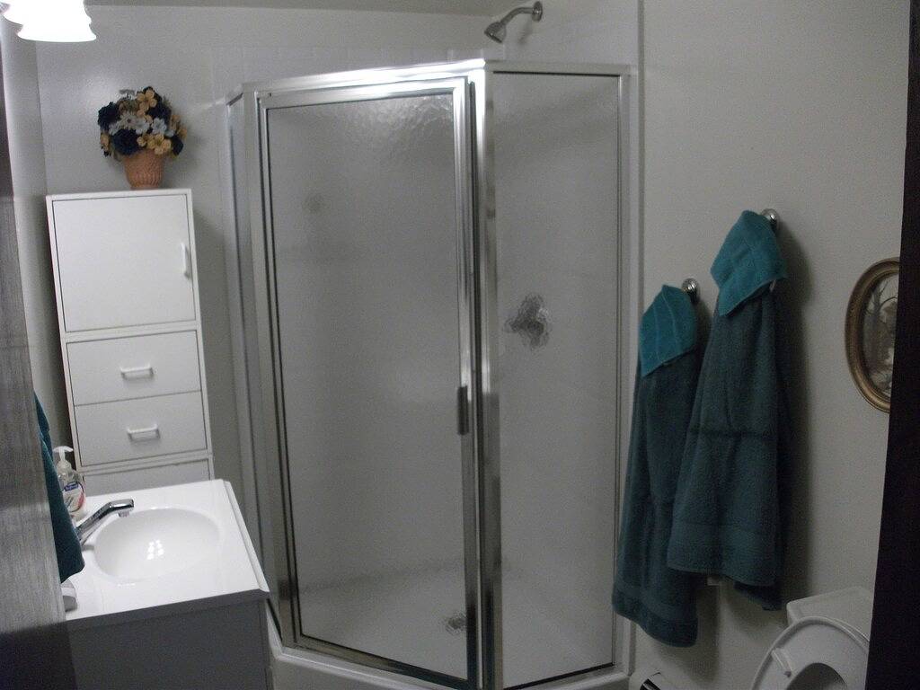 Hubbard Lake, South Shore See, Dock und Privatstrand für alle Jahreszeiten in Hubbard Lake, Alcona County