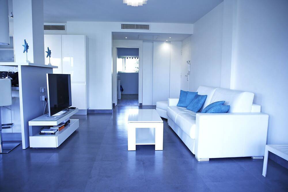 Appartement entier, Beau 3 Pieces Calme Et Lumineux Vue Mer in Antibes, Côte méditerranéenne (France)