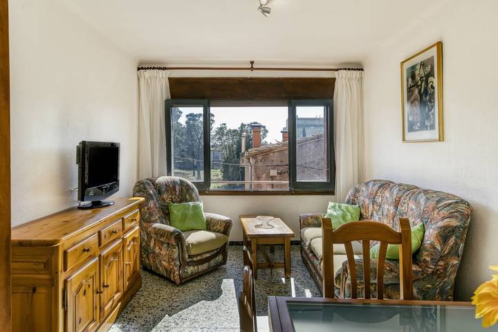 Holiday Home 'Can Picola' with Mountain View, Private Terrace and Wi-Fi in Capmany, Upper Empordà