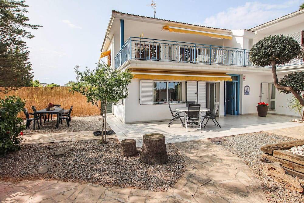 Beautiful home in Torredembarra in Torredembarra, Costa Dorada