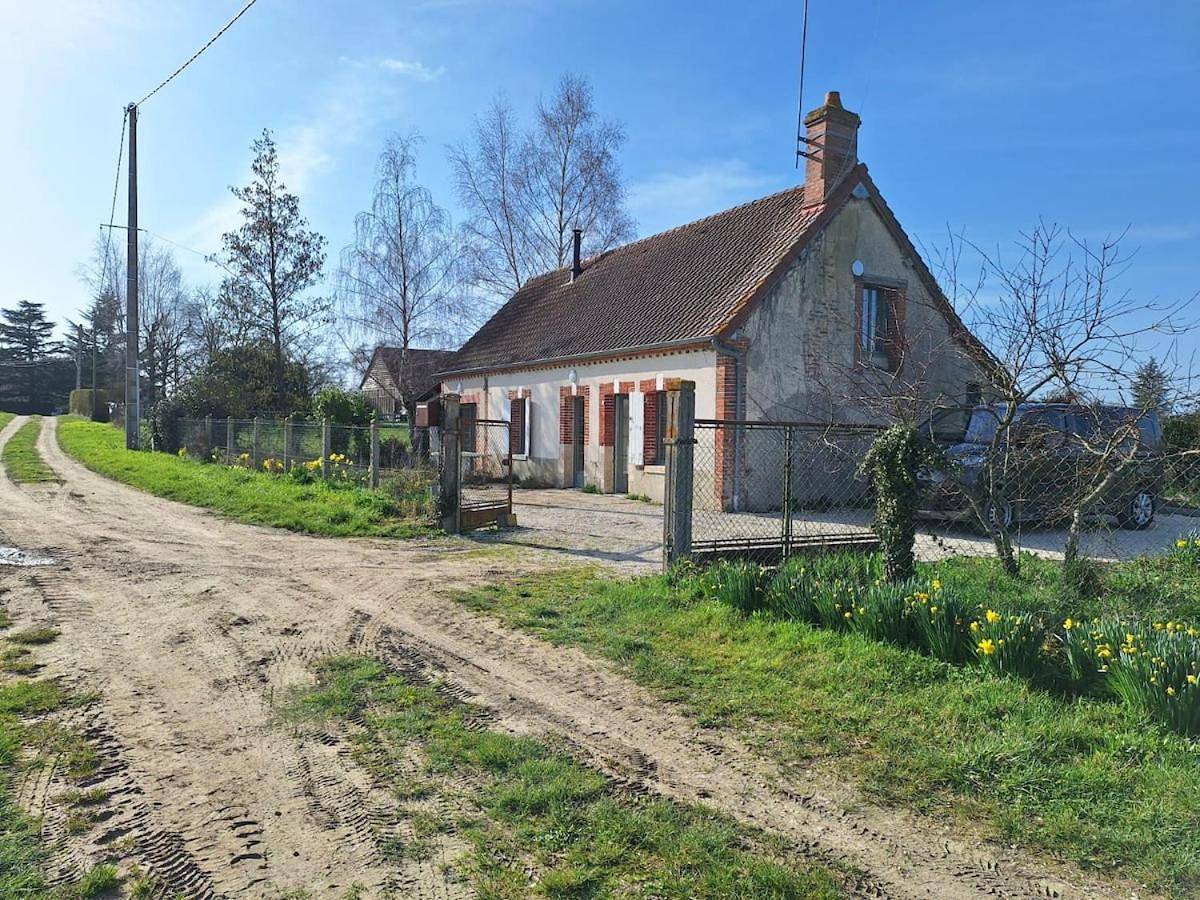 Three-Bedroom House in Région de Montargis