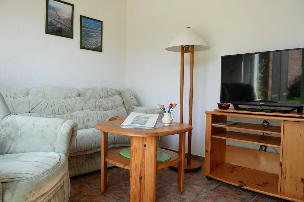 Entire apartment, Apartment with terrace - Schwalbenhof Görke, quiet location, balcony or terrace in Dargen, Usedom