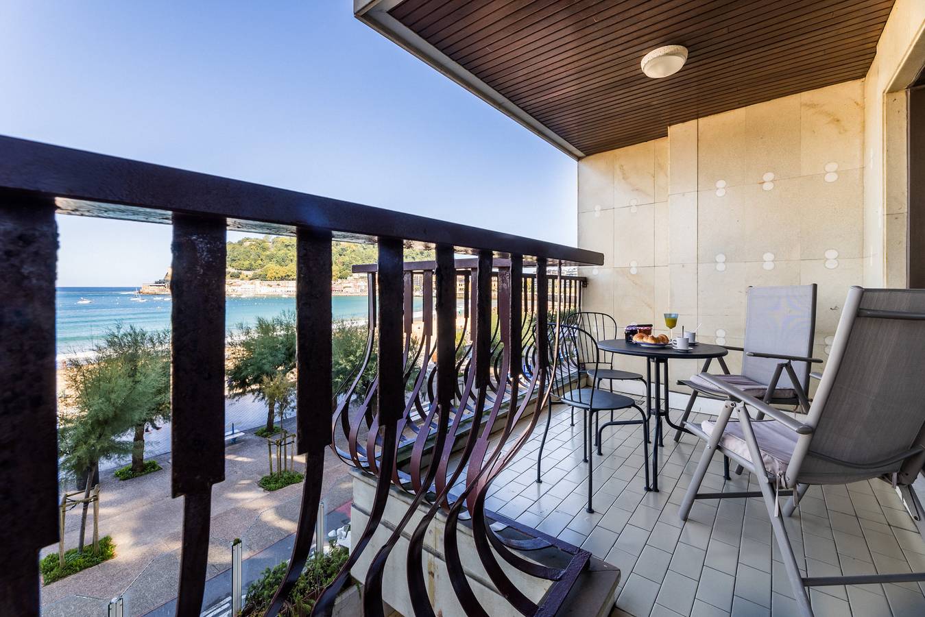 Ganze Wohnung, La Concha Beachview Apartment in Kontxa hondartza - Playa de la Concha (San Sebastian), San Sebastian