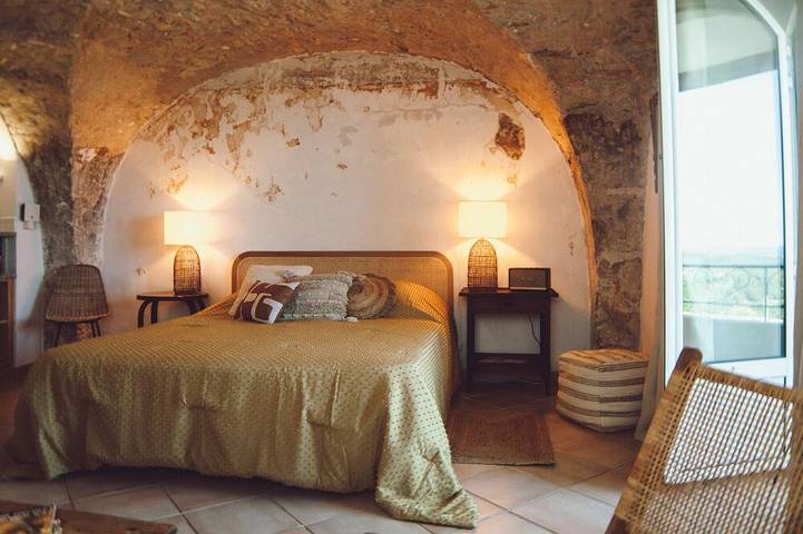 Gîte pour 2 personnes, avec jardin ainsi que balcon et piscine à Vézénobres - 2