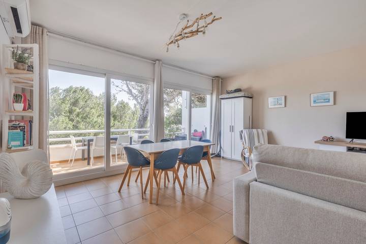 Apartamento entero, Apartamento « Bellavista I » con vistas al mar, Wi-Fi y aire acondicionado in Coves Noves, Es Mercadal
