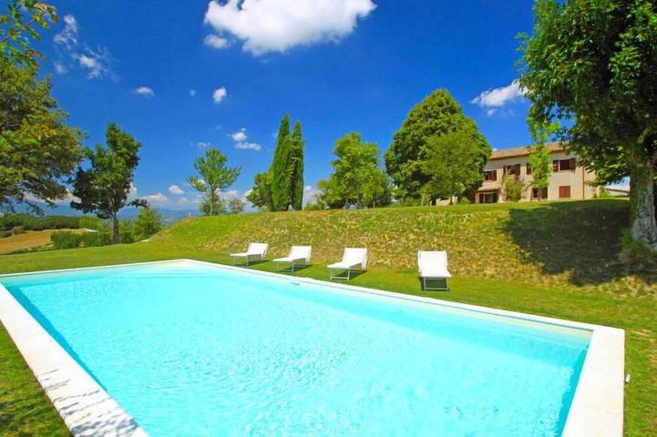 Ferienhaus für 9 Personen, mit Garten und Pool sowie Balkon - 1