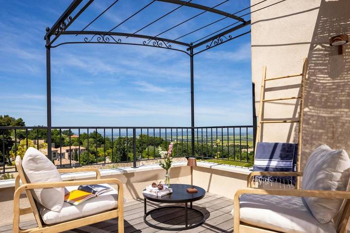 Chambre d’hôte pour 4 personnes, avec Terrasse et Jacuzzi ainsi que Jardin et Piscine dans Dentelles de Montmirail - 2