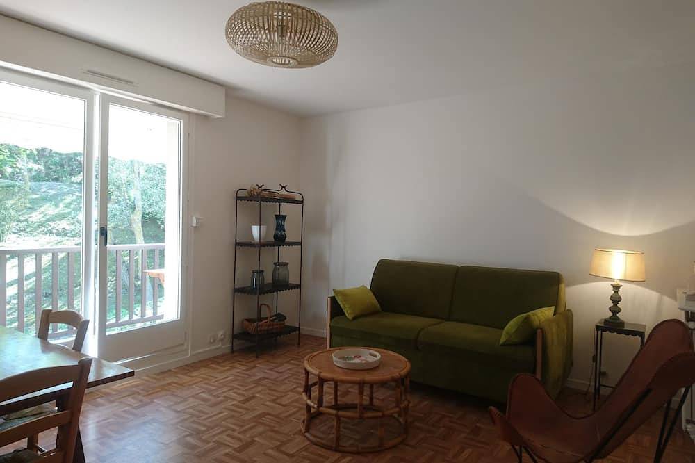 Entire apartment, Apartment rental for 4 people in Ouistreham (100m from the sea) in Ouistreham, Caen region