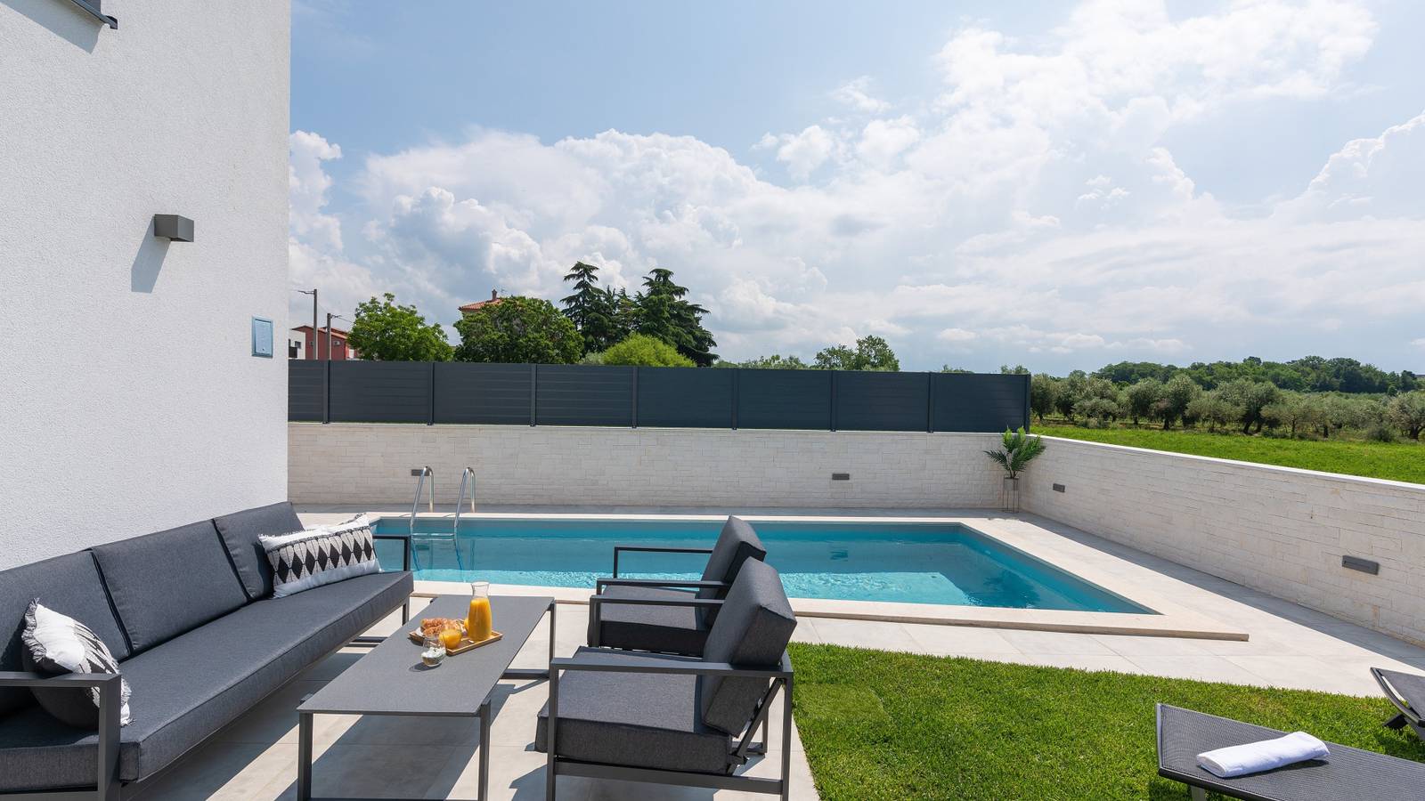 Villa Casa Valero by Villas Guide in Novigrad, Mareda