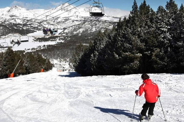 Location de vacances pour 6 personnes, avec vue et jardin à Err - 4
