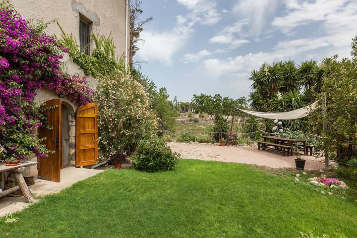 Hus för 6 Personer med trädgård in Alt Penedès, Penedes DO