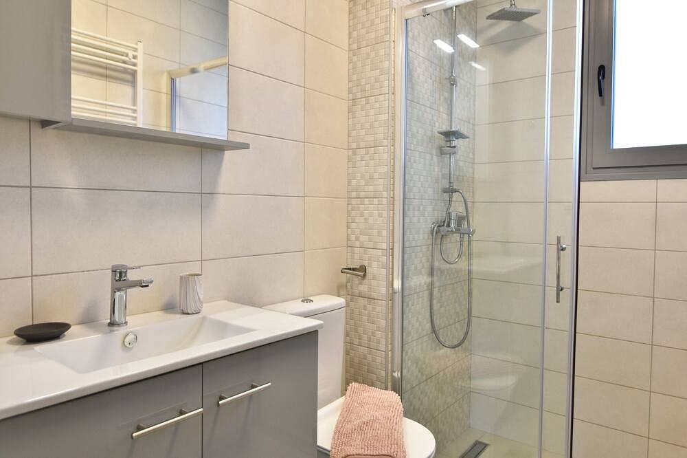 Geheel appartement, Deluxe Suite Dina in Nikiti in Nikiti, Sitonia Schiereiland