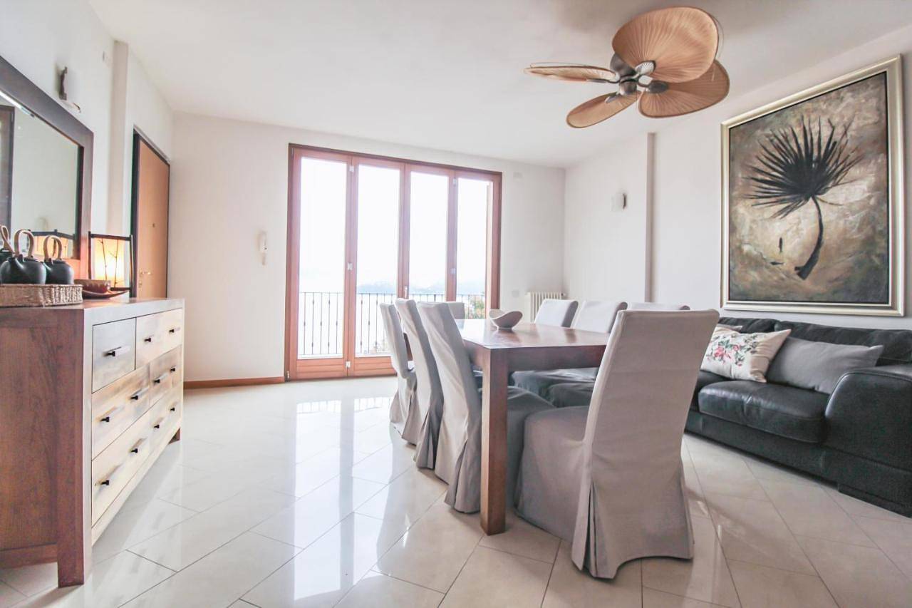 Four-Bedroom House in Calozzo, Pianello del Lario