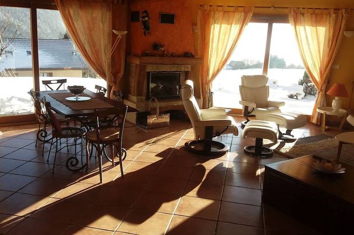 Location de vacances pour 12 personnes, avec jacuzzi et jardin à Sarcenas - 4