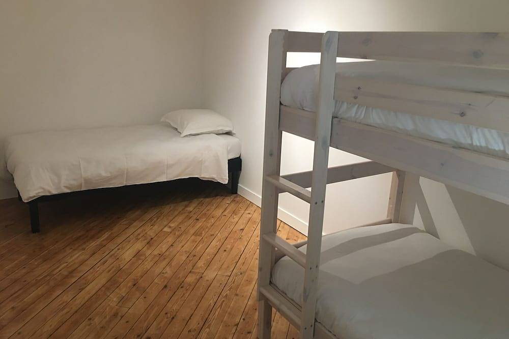 23-House-Family-Ensuite with Shower-Courtyard view in Bouchemaine, Angers region