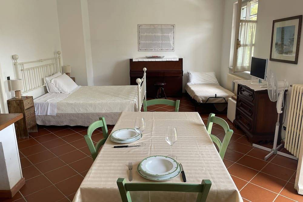 Das Haus im Garten in Marina di Carrara, Carrara