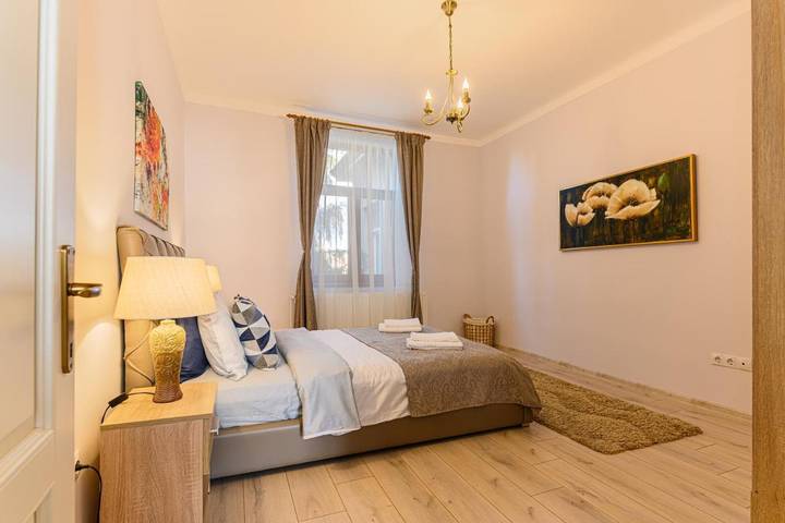 Gîte pour 6 personnes, avec balcon et vue à Brașov - 4