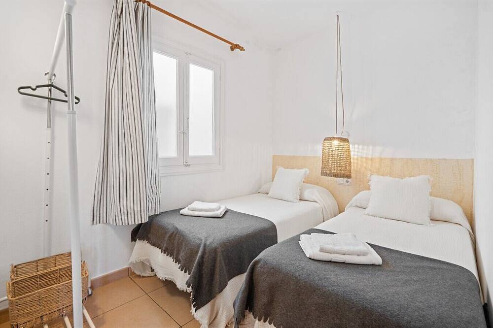 Apartamento entero, Tramontana - Your window to the Mediterrean in Fornells, Es Mercadal