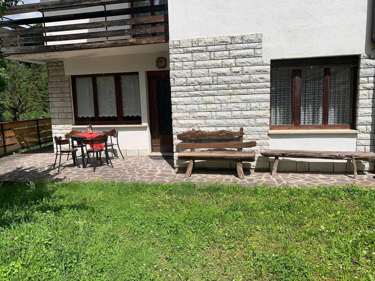 Ganze Wohnung, Ferienwohnung 'Bruna' mit Bergblick, privater Terrasse und Wi-Fi in Forno di Zoldo, Val di Zoldo