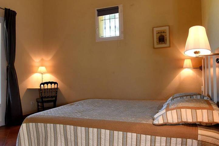 Location de vacances pour 6 personnes, avec jardin et piscine à Caderousse - 4