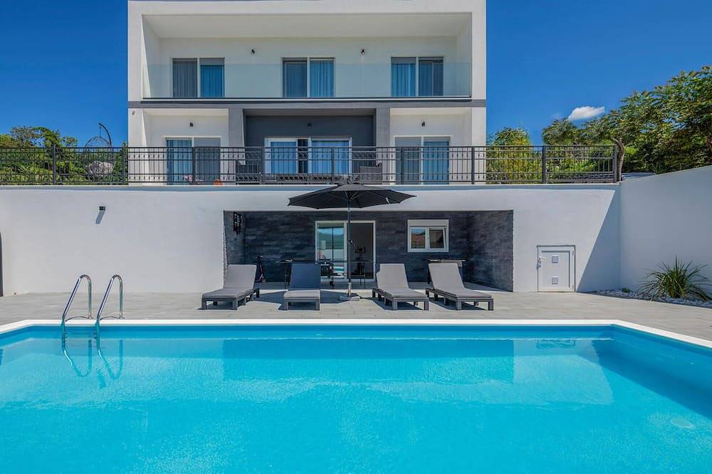 4 bedroom amazing home in Imotski in Imotski, Makarska Riviera