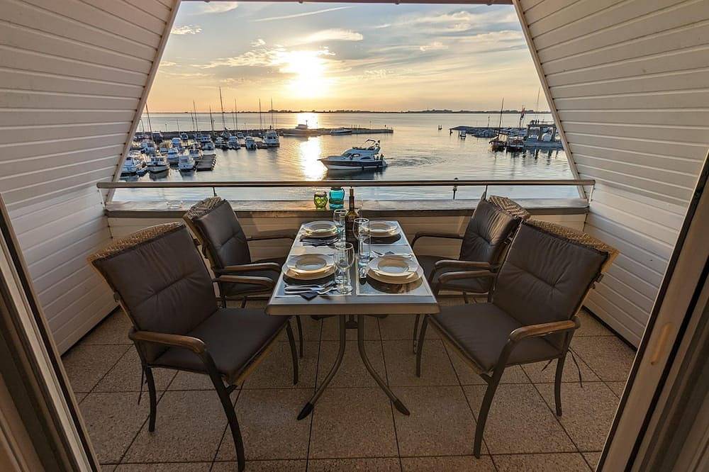 Ganze Wohnung, Fewo \"An de Waterkant\" - Leuchtturmblick, Balkon - An de Waterkant: Exklusive in Wiek, Rügen