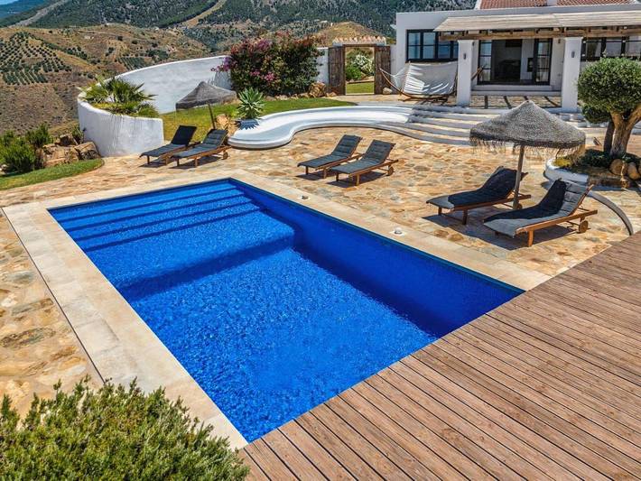 Casa rural para 8 personas, con jardín y piscina además de vistas al lago y vistas en Canillas de Aceituno - 4