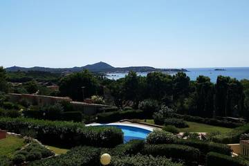 Hütte für 4 Personen, mit Balkon und Pool sowie Garten auf Sardinien