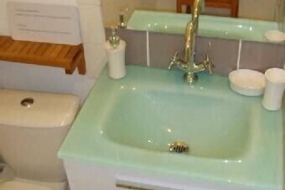 Appartement entier, Location studio design paris vincennes - centre historique - Parc Flor in Vincennes, Val-de-Marne