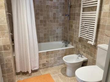 Gîte pour 6 personnes, avec terrasse et vue, animaux acceptés dans Office De Tourisme De La Cadiere D Azur