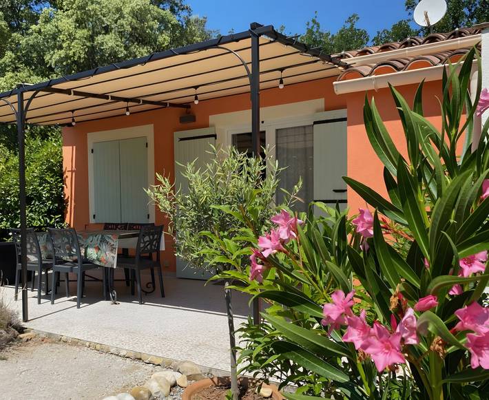 Location de vacances pour 5 personnes, avec jardin et bassin pour enfant, animaux acceptés à Allemagne-en-Provence - 2