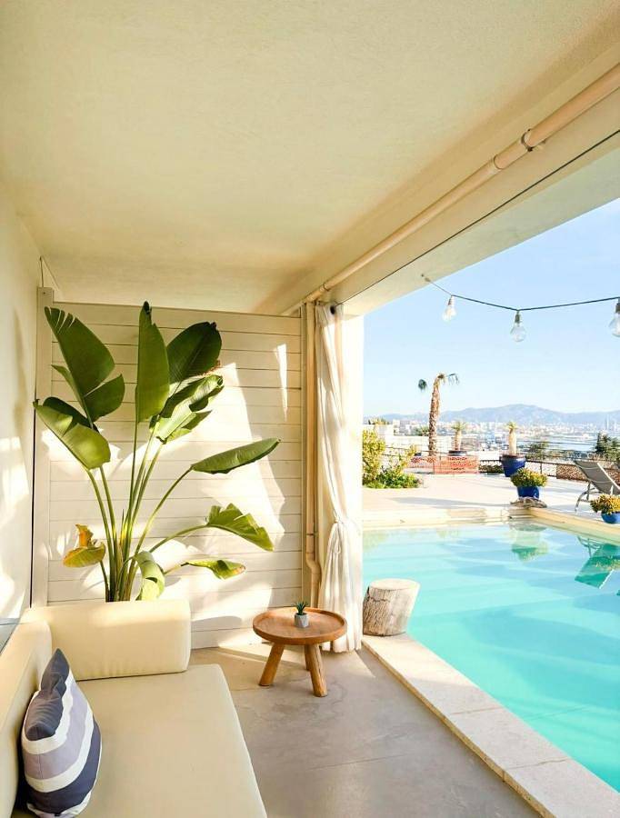 King Room with Sea View in Marsella, Marsella region
