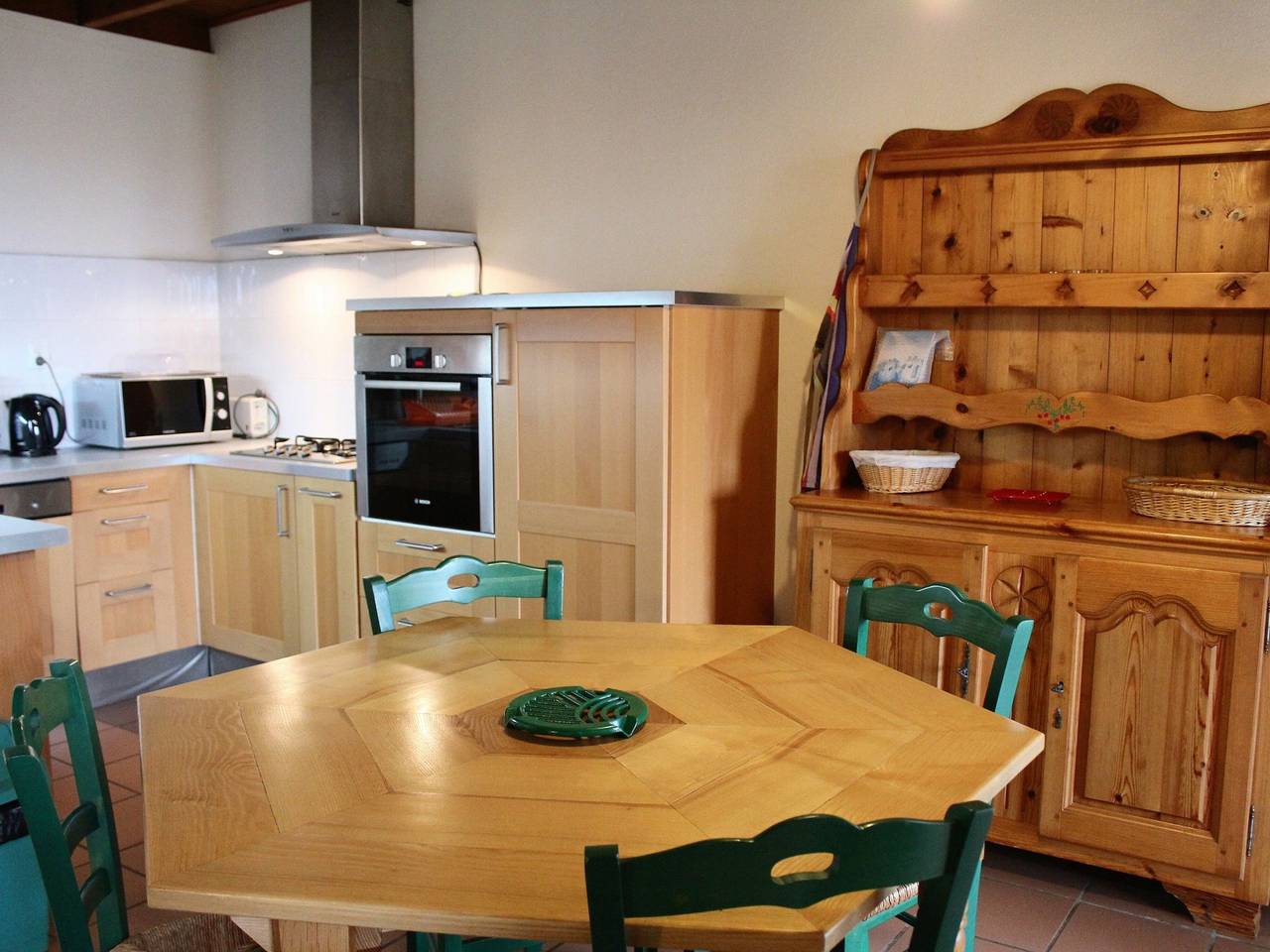 Gîte familial en pleine nature avec cour privée, Wi-Fi et proche randonnées à Le Mas-de-Tence in Le Mas-de-Tence, Haute-Loire