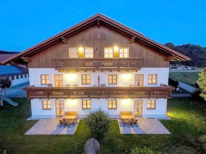 Ferienwohnung für 2 Personen, mit Garten und Sauna sowie Terrasse und Ausblick in Wegscheid