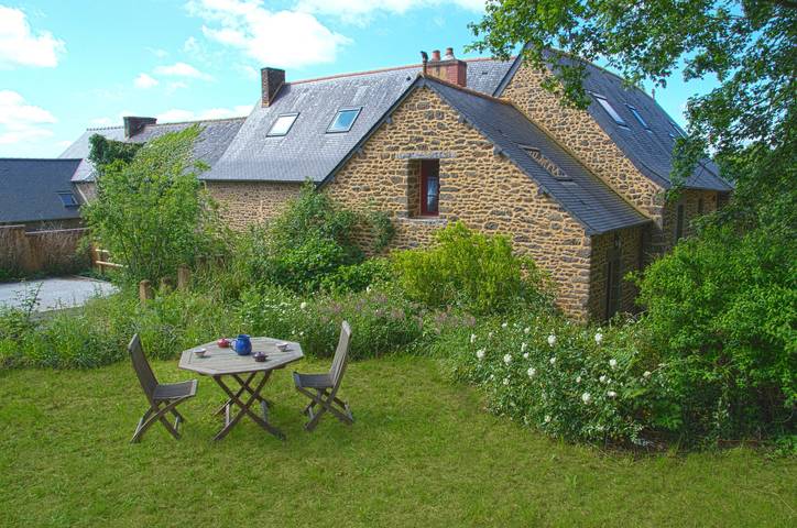 Location de vacances pour 2 personnes, avec jardin à Meillac