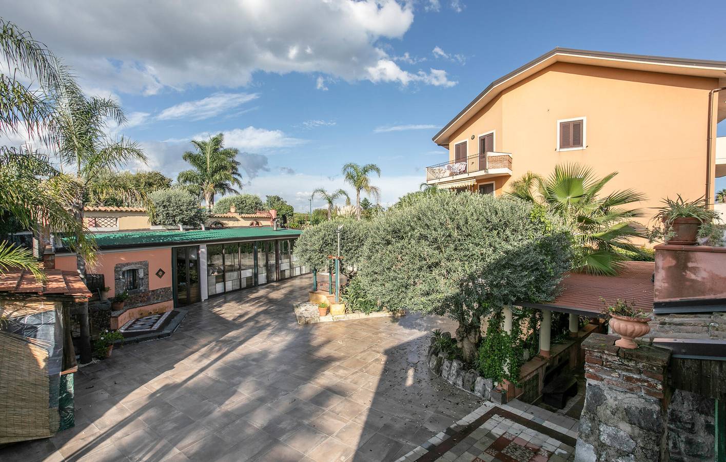 Appartement met zeezicht, zwembad en terras in Santa Venerina in Santa Venerina, Etna