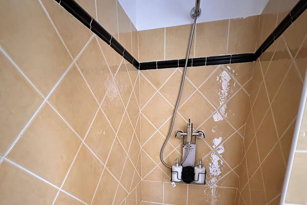 Chambre Avec Suite in Saint-Cézaire-sur-Siagne, Côte méditerranéenne (France)