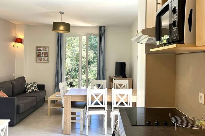 Casa de vacaciones para 6 personas, con jardín además de terraza y piscina - 1