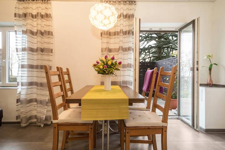 Ganze Wohnung, Ferienwohnung "Haus Gigglberger" mit See mit Berg- und Seeblick, Terrasse in Kressbronn am Bodensee, Region Bodensee-Oberschwaben