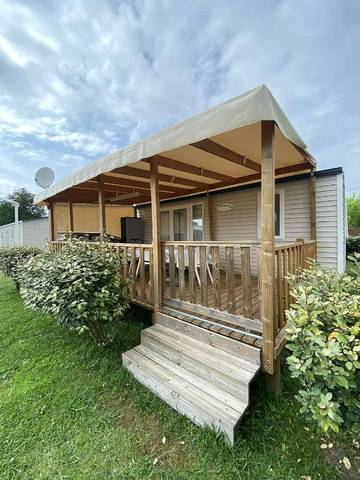 Camping pour 6 personnes, avec piscine ainsi que terrasse et jardin à Mimizan