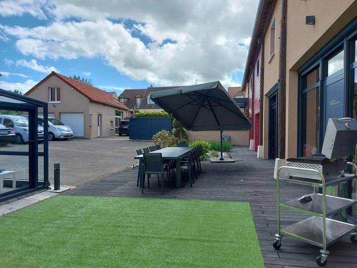 Location de vacances pour 12 personnes, avec bassin pour enfant et jacuzzi ainsi que terrasse et piscine à Le Coudray - 3