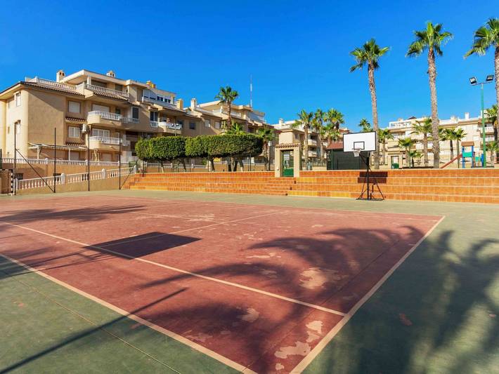 Gîte pour 6 personnes, avec terrasse et bassin pour enfant à Guardamar del Segura - 2