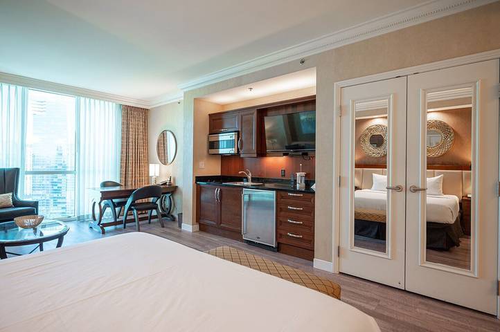 Vacation rental for 4 people, with pool and balcony/terrace as well as hot tub in Las Vegas Strip