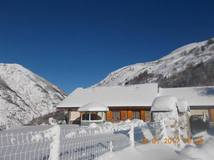 Location de vacances pour 10 personnes, avec Balcon et Jacuzzi ainsi que Terrasse et Jardin à Mérens-les-Vals