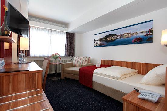 Hotel Knaus am Hafen - Einzelzimmer in Unteruhldingen, Uhldingen-Mühlhofen