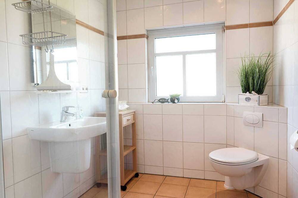 Ganze Wohnung, Watthof Wohnung 14<br>Gemütliche Wohnung mit Balkon und Eintritt in die Meerzeit in Stinteck, Westerdeichstrich