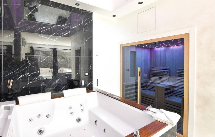 Appartement moderne de 100m2 : A/C, Piscine, Terrasse, WiFi in Catane, Province de Catania