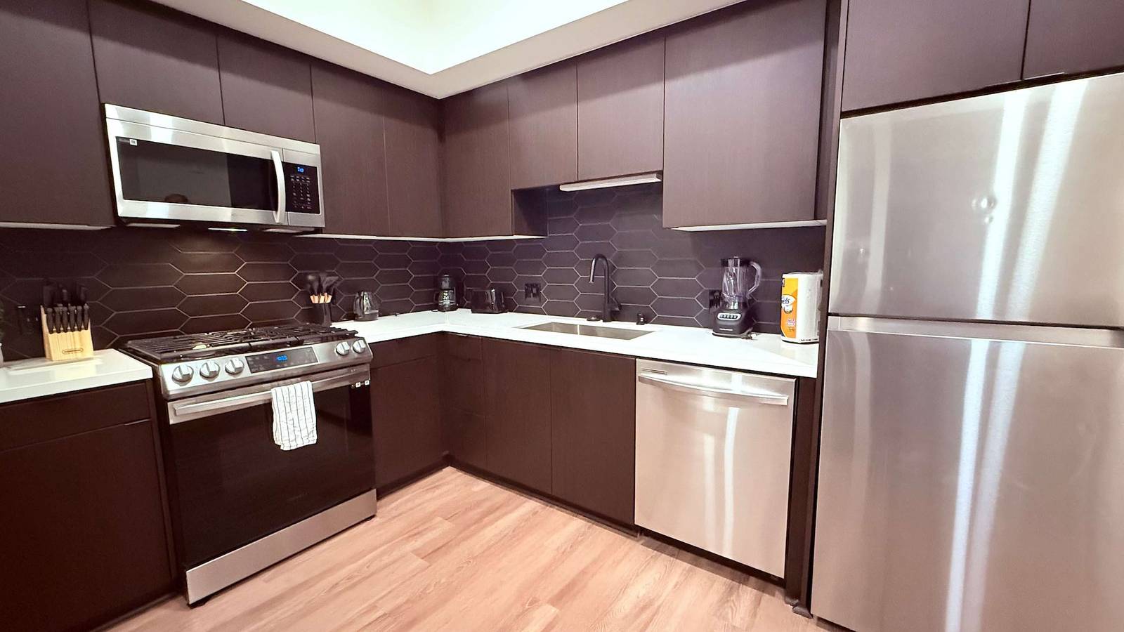 Entire apartment, Luxury 1Br by Oneluxstay in Hollywood, Los Angeles