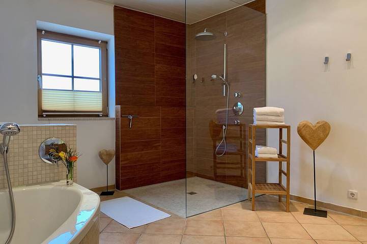 Ganze Wohnung, Exklusive Ferienwohnung \"Die Sonnenspitze\" für bis zu 10 Personen in Ehrwald in Ehrwald, Ammergauer Alpen (Österreich)