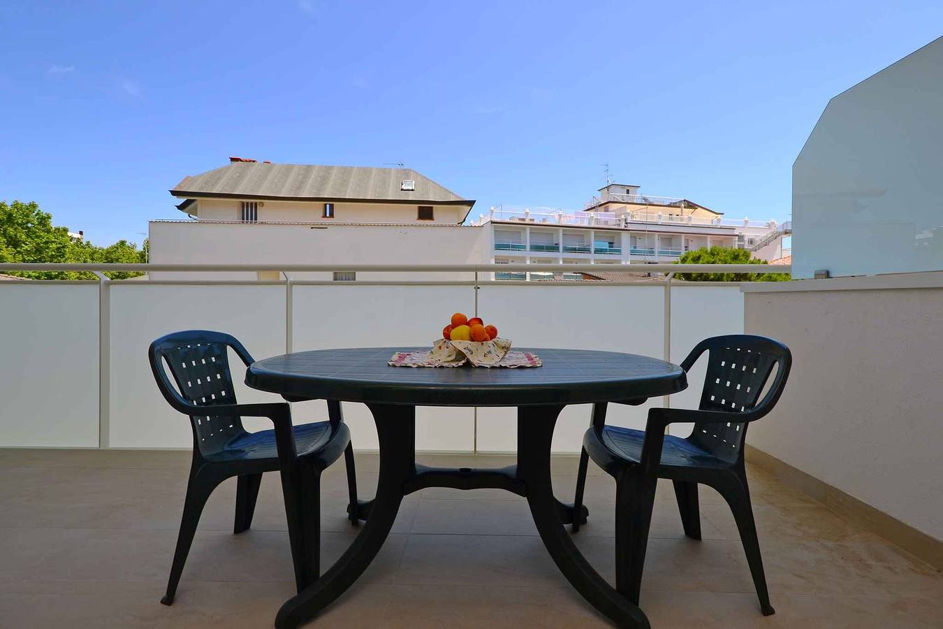 Entire holiday apartment, Holiday apartment mit Klimaanlage und Balkon  in Lignano Sabbiadoro, Udine Province